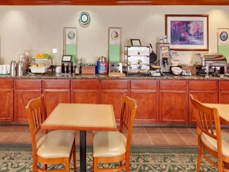 Country & By Radisson, North, Ca Hotel 2*